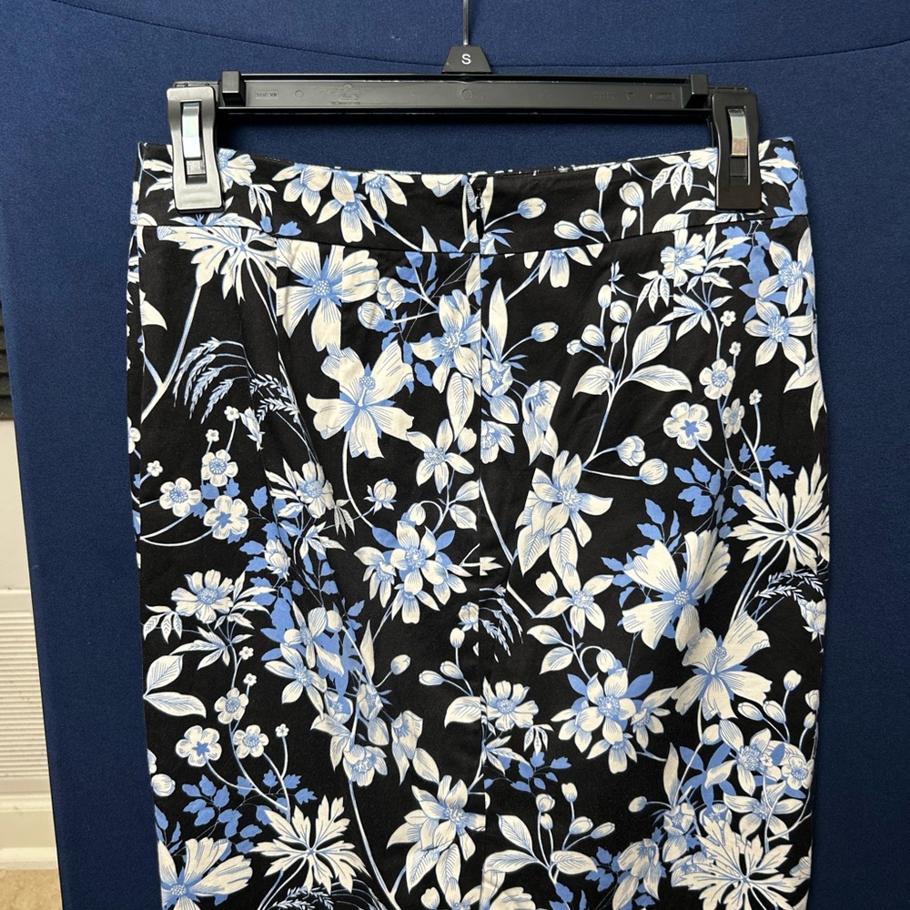 Talbots Black and Blue Floral Pencil‎ Skirt
